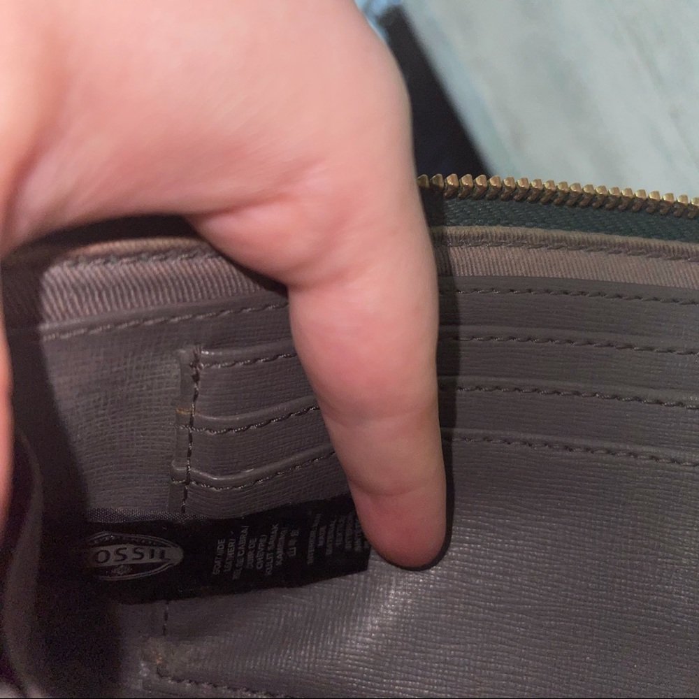 Leather Fossil wristlet - Picture 8 of 8